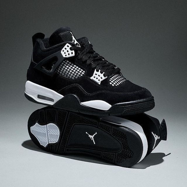 AJ4 Retro SB Black