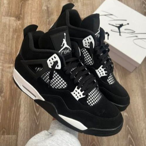 AJ4 Retro SB Black