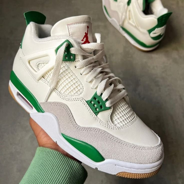 AJ4 Retro SB Pine Green