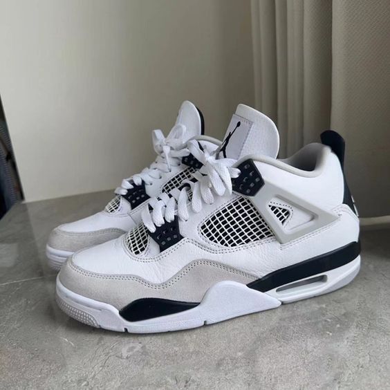 AJ4 Retro SB Grey Black